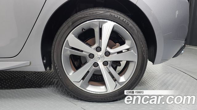 Peugeot 308 2018 — photo 7