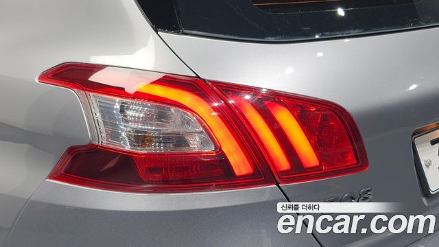 Peugeot 308 2018 — photo 9