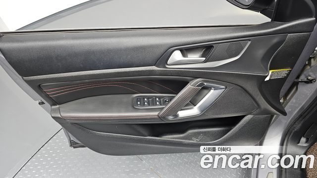 Peugeot 308 2018 — photo 14