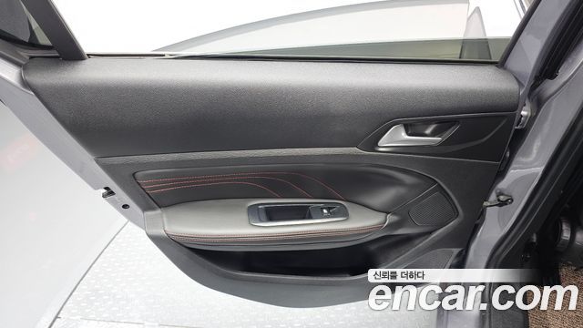 Peugeot 308 2018 — photo 15