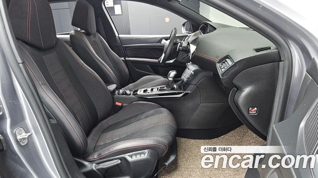 Peugeot 308 2018 — photo 16