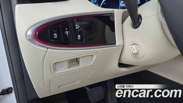 Genesis GV70 2023 — photo 25