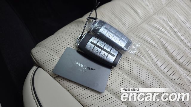 Genesis GV70 2023 — photo 28