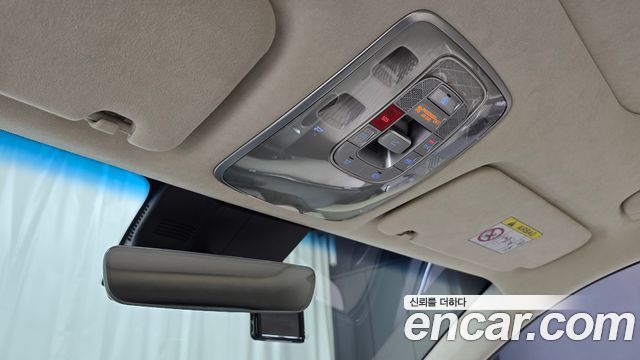 Genesis GV70 2023 — photo 29