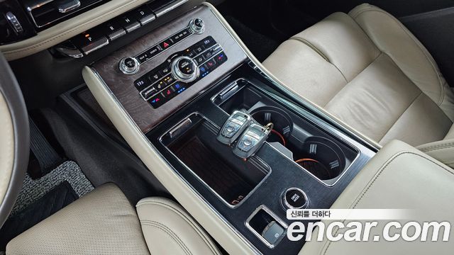 Lincoln Aviator 2020 — photo 12
