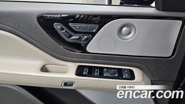 Lincoln Aviator 2020 — photo 24
