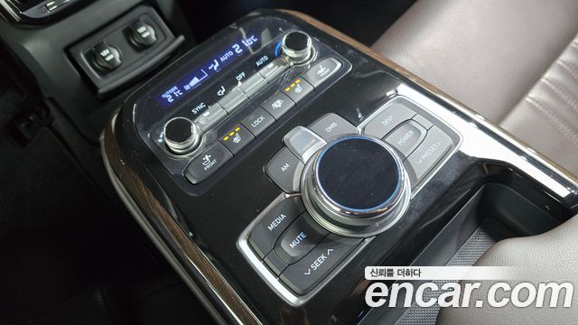 Genesis EQ900 2018 — photo 24