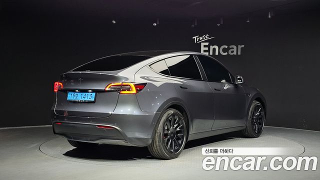 Tesla Model Y 2021 — photo 2