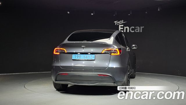 Tesla Model Y 2021 — photo 4