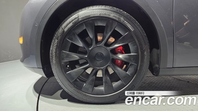 Tesla Model Y 2021 — photo 5