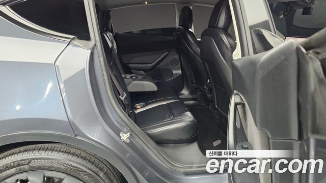 Tesla Model Y 2021 — photo 12