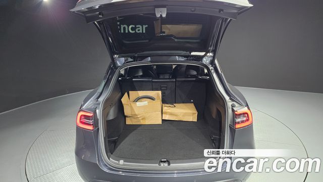 Tesla Model Y 2021 — photo 20