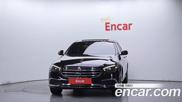 Mercedes-Benz E-Class 2023 — photo 3