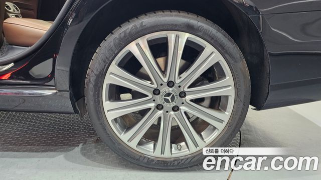Mercedes-Benz E-Class 2023 — photo 5