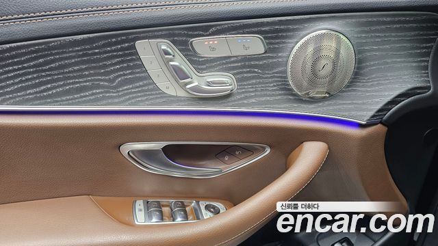 Mercedes-Benz E-Class 2023 — photo 23