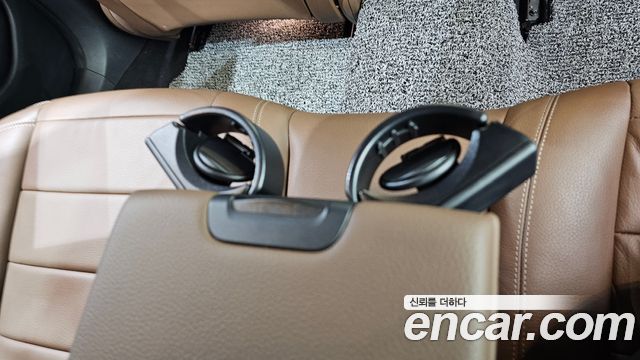 Mercedes-Benz E-Class 2023 — photo 31