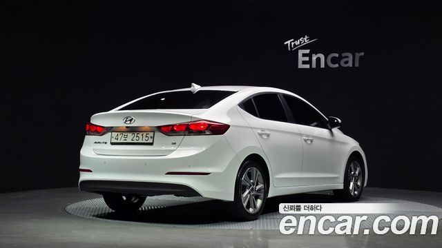 Hyundai AVANTE 2018 — photo 2