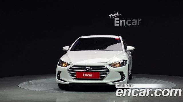 Hyundai AVANTE 2018 — photo 3