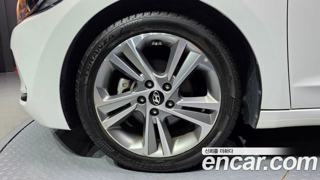 Hyundai AVANTE 2018 — photo 5