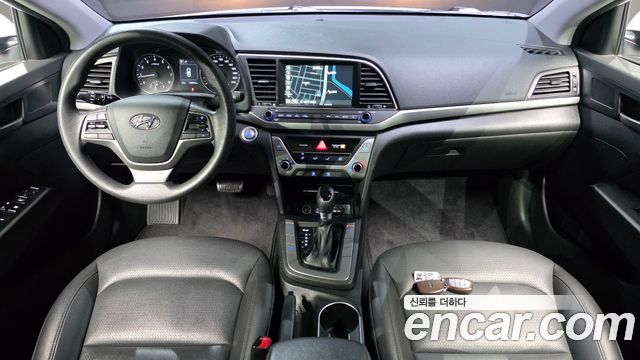 Hyundai AVANTE 2018 — photo 10