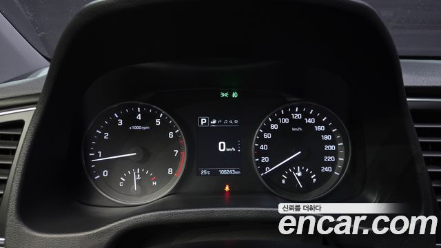 Hyundai AVANTE 2018 — photo 11