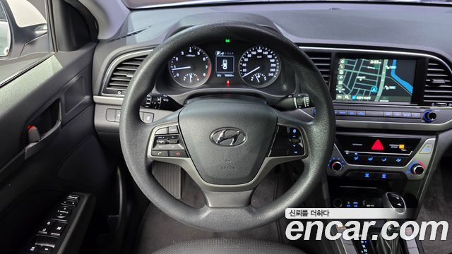 Hyundai AVANTE 2018 — photo 20
