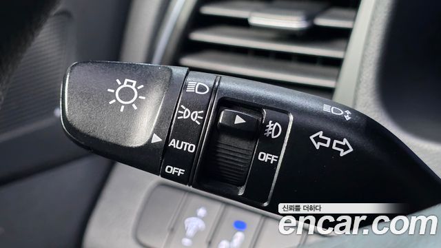 Hyundai AVANTE 2018 — photo 21
