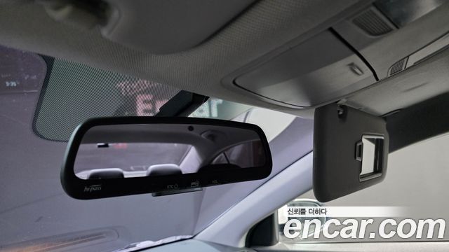 Hyundai AVANTE 2018 — photo 23