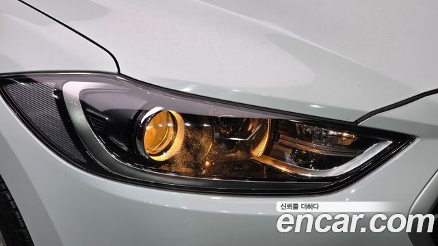 Hyundai AVANTE 2018 — photo 8