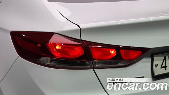 Hyundai AVANTE 2018 — photo 9