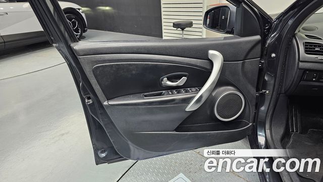 Renault Korea SM3 2016 — photo 14