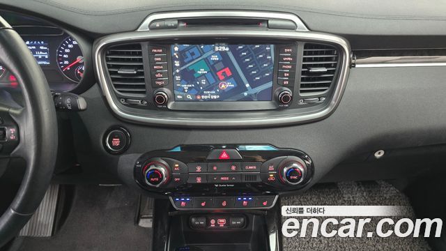 Kia Sorento 2015 — photo 18