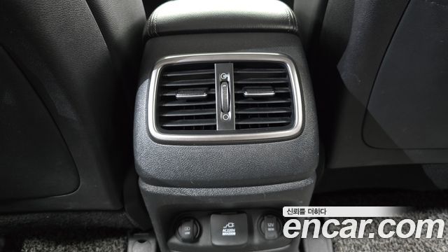 Kia Sorento 2015 — photo 31