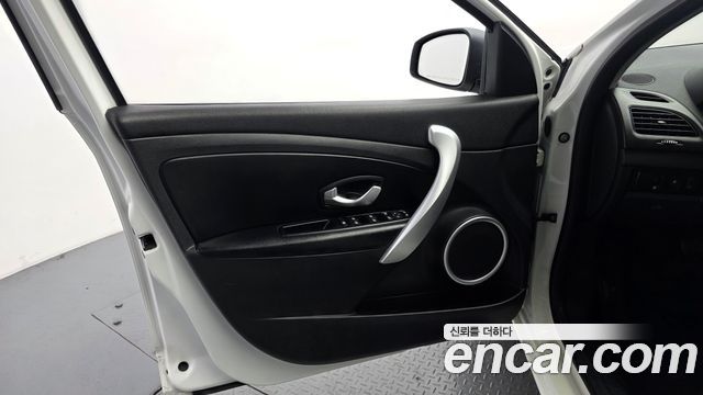 Renault Korea SM3 2016 — photo 13