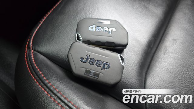 Jeep Wrangler 2022 — photo 15