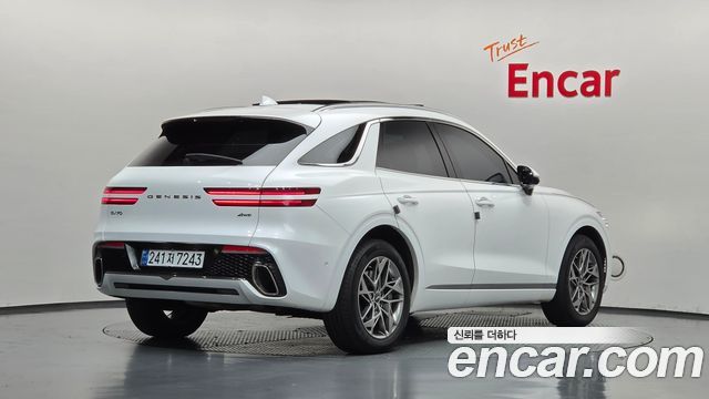 Genesis GV70 2023 — photo 2