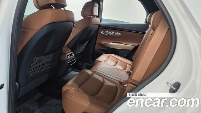 Genesis GV70 2023 — photo 17