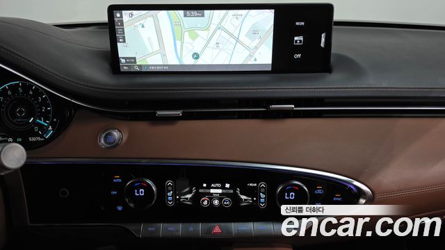 Genesis GV70 2023 — photo 18