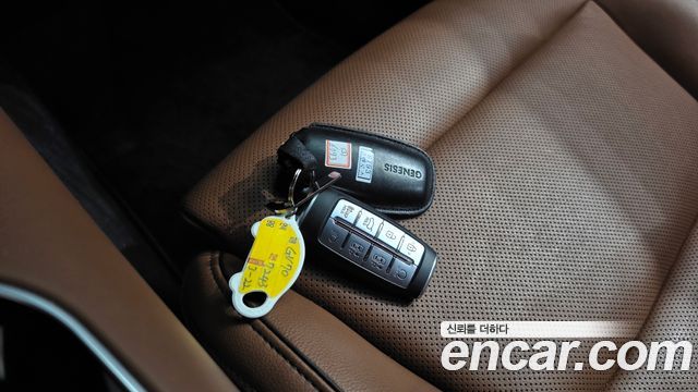 Genesis GV70 2023 — photo 21