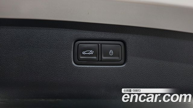Genesis GV70 2023 — photo 24