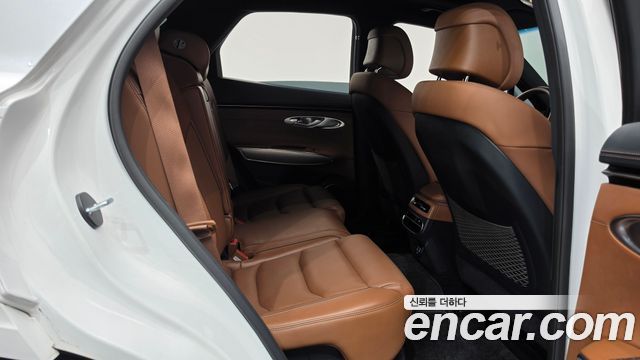 Genesis GV70 2023 — photo 26