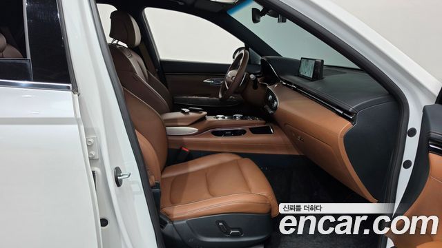 Genesis GV70 2023 — photo 16