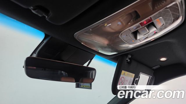 Genesis GV70 2023 — photo 27
