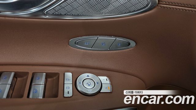 Genesis GV70 2023 — photo 28