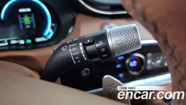 Genesis GV70 2023 — photo 29