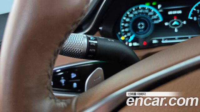 Genesis GV70 2023 — photo 30