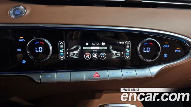 Genesis GV70 2023 — photo 33
