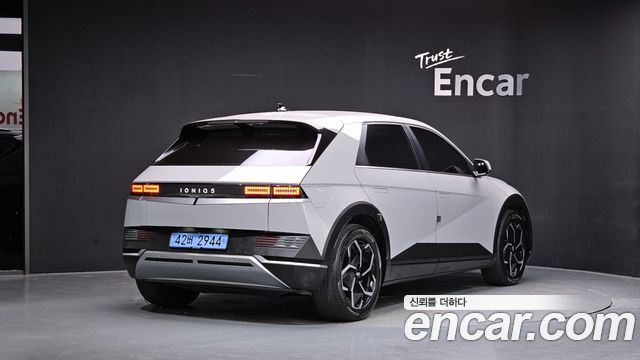Hyundai Ioniq5 2023 — photo 2