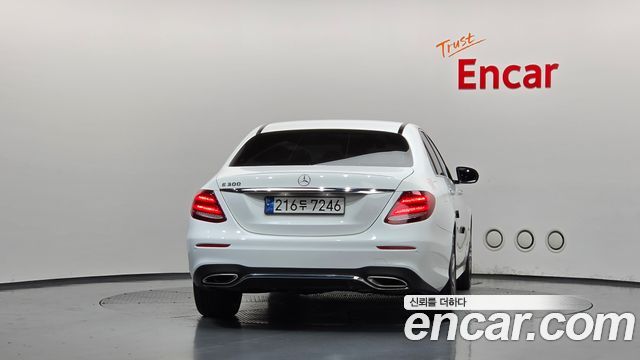 Mercedes-Benz E-Class 2019 — photo 4