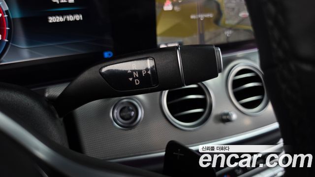 Mercedes-Benz E-Class 2019 — photo 12